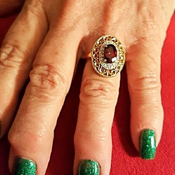 💥STEAL💥💥14K  GOLD VINTAGE STYLE GARNET RING - Picture 3 of 6